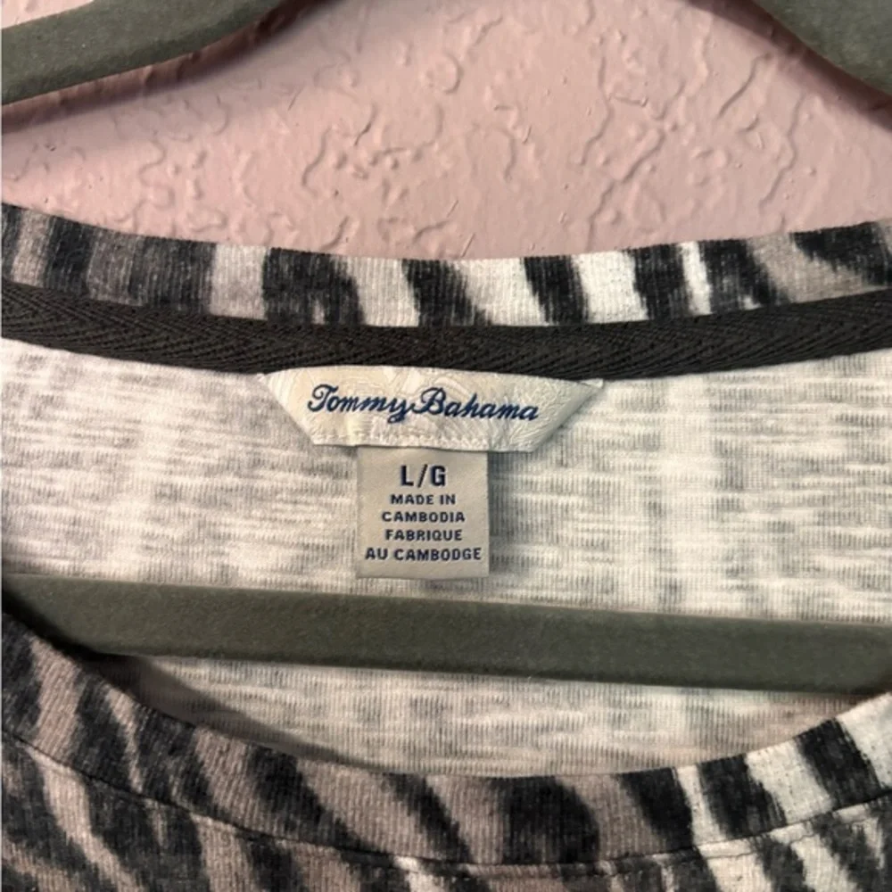 Tommy Bahama Womans Soft‎ Animal Zebra Loft lightweight